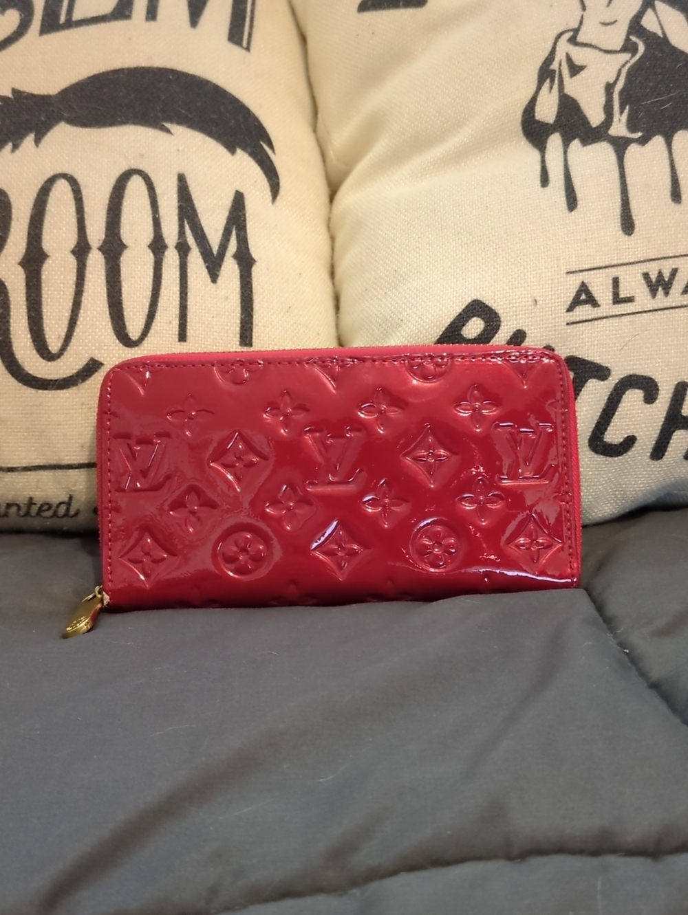Louis Vuitton Vernis Patent Monogram Zip-Around Wallet in Glossy Red